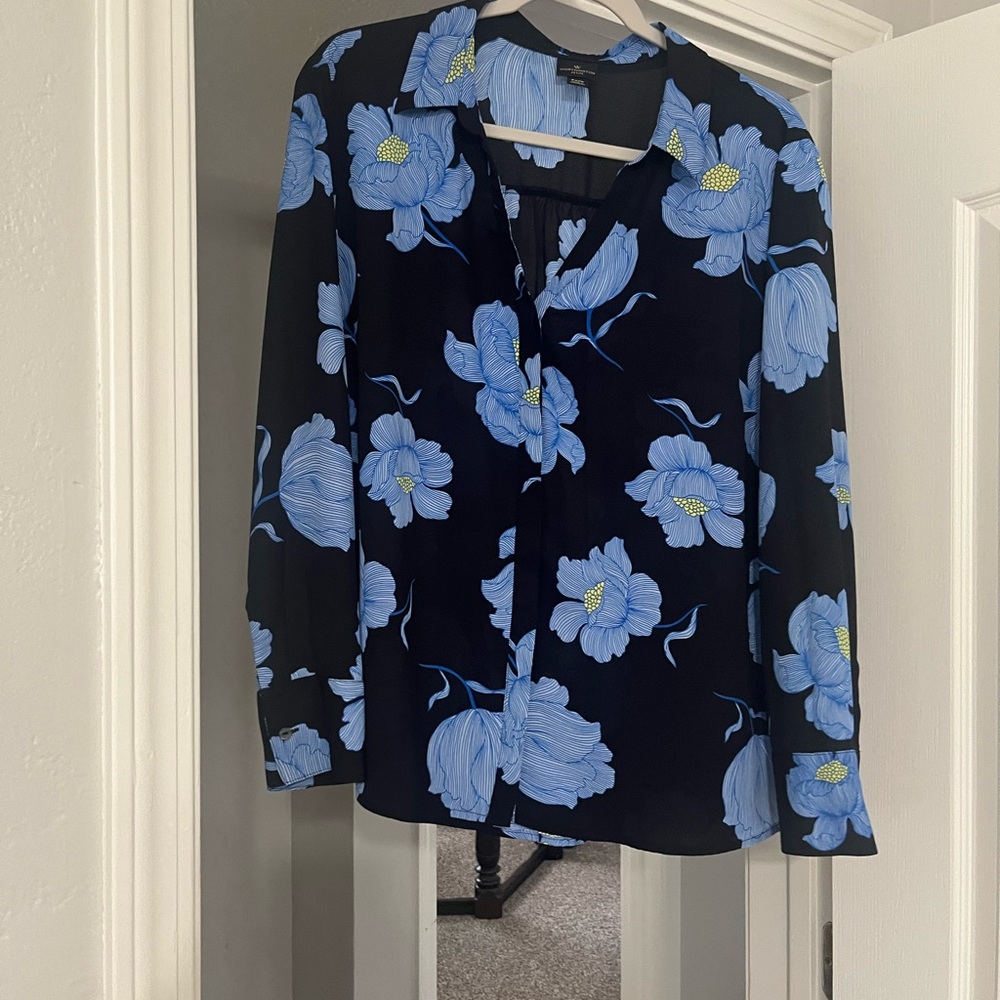 Worthington Blue Long Sleeve Buttoned Blouse
